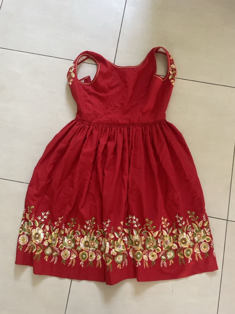 Kleider: Kleid – Gebraucht aus Thun von Villawisteria