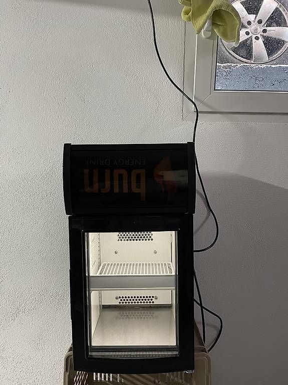 Frigoriferi: Mini Kühlschrank mit Glastüre  – Usato da Wynau venduto da Lorent_Be