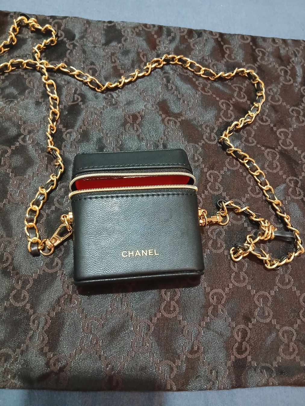 Chanel Borse da donna: Chanel vip gift makeup bag – Nuovo e nell'imballaggio originale da Le Grand-Saconnex venduto da Rgt87 3