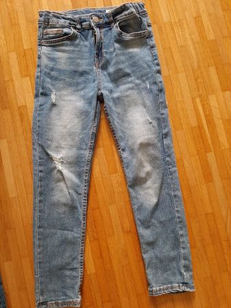 Lot 2 Jeans stylés + pyjama  140