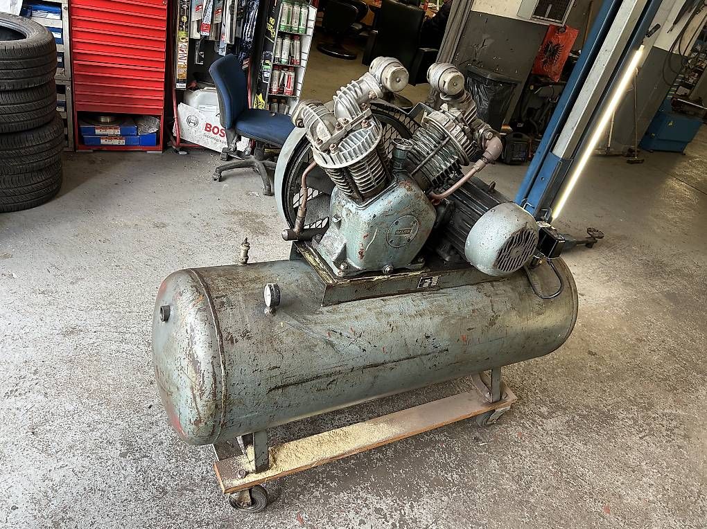 Compressori: Luft Kompressor ca. 300lt – Usato da Haldenstein venduto da albert94