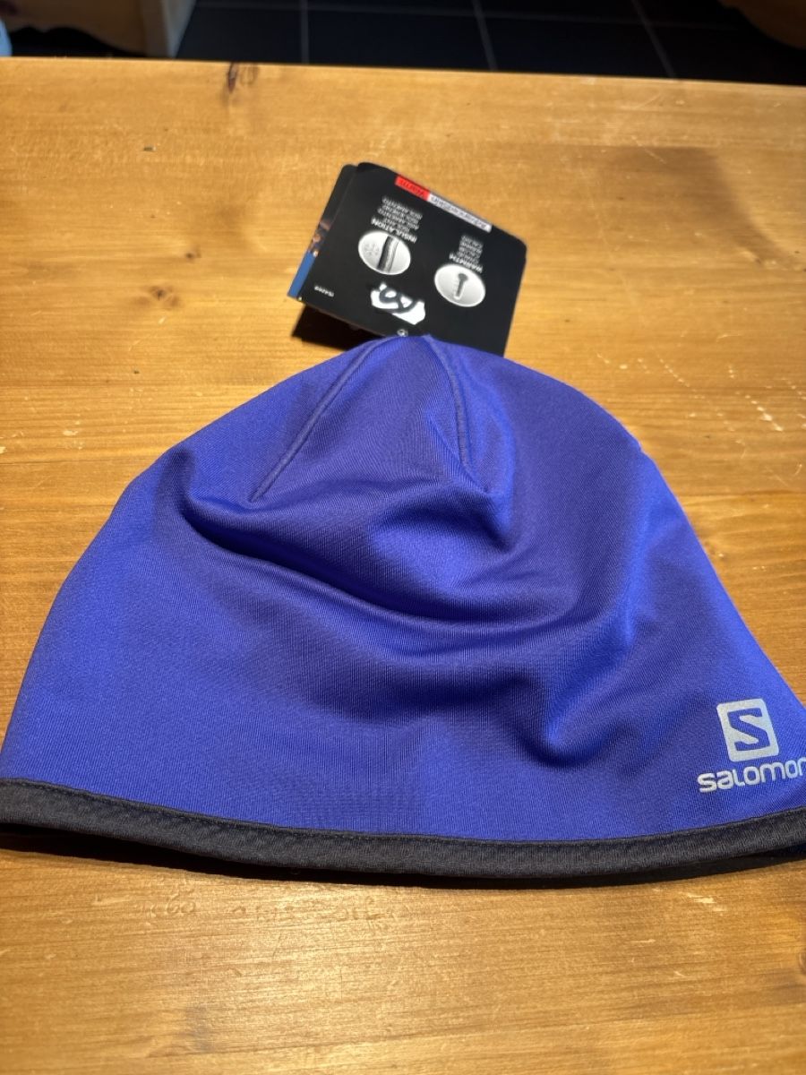 Salomon Hüte, Mützen & Caps: Bonnet Salomon – Neu und originalverpackt aus Val-d'Illiez von Laurent046