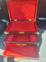 Boîte décorative en bois rouge et laiton