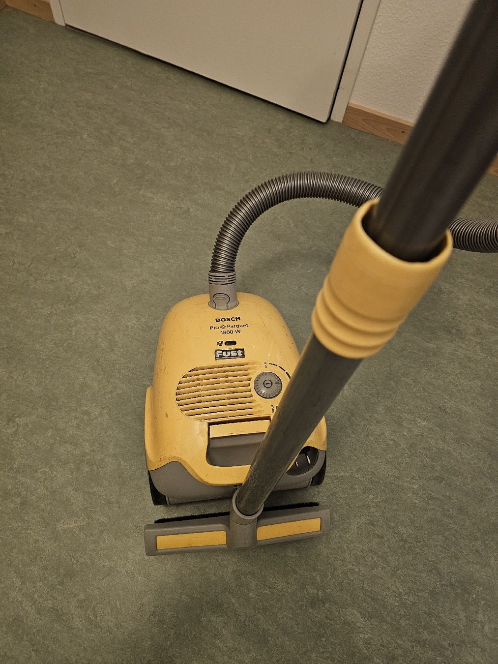 Bosch Aspirapolveri & Accessori: Bosch Staubsauger – Usato da Volketswil venduto da Alfa1473