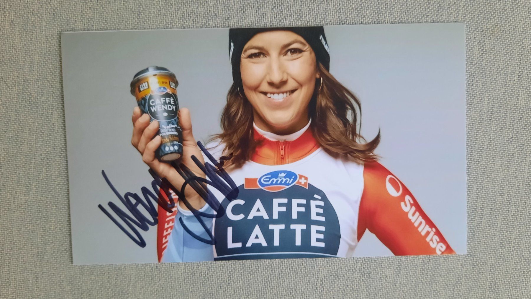 Autografi: Autogramm Wendy Holdener – Usato da Schmerikon venduto da Olympia04