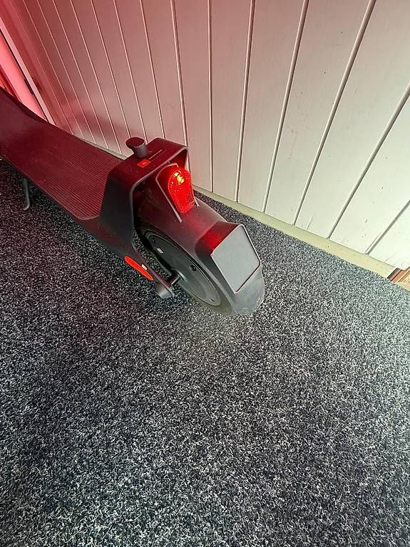 Scooter: E-Scooter mit Garantie – Usato da Wattwil venduto da Rainbow412 1