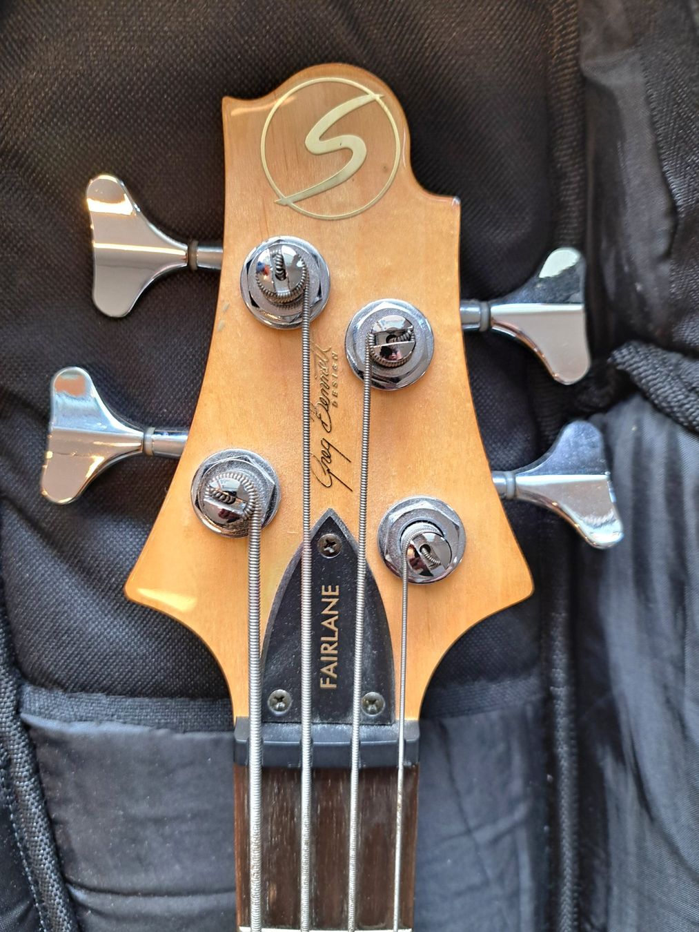 Strumenti musicali: E-Bass mit Ständer & Bag – Usato da Au SG venduto da tigergehtsurfen 3