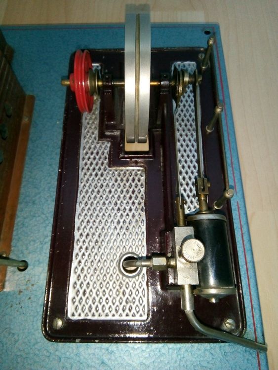 Antike Schweizer Dampfmaschine HA Mobil 5