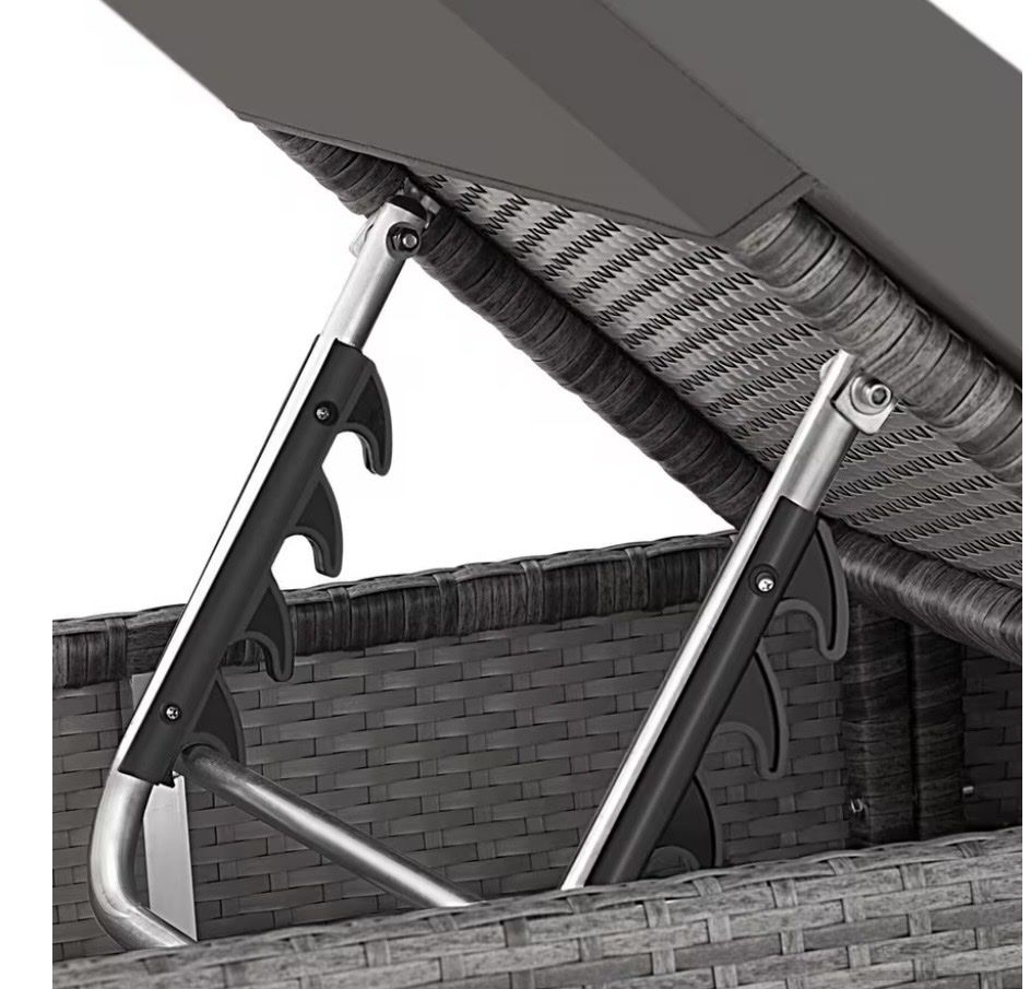 Liegen & Liegestühle: Rattan Liegestühle 2 Stück – Gebraucht aus Urdorf von Clio91 2