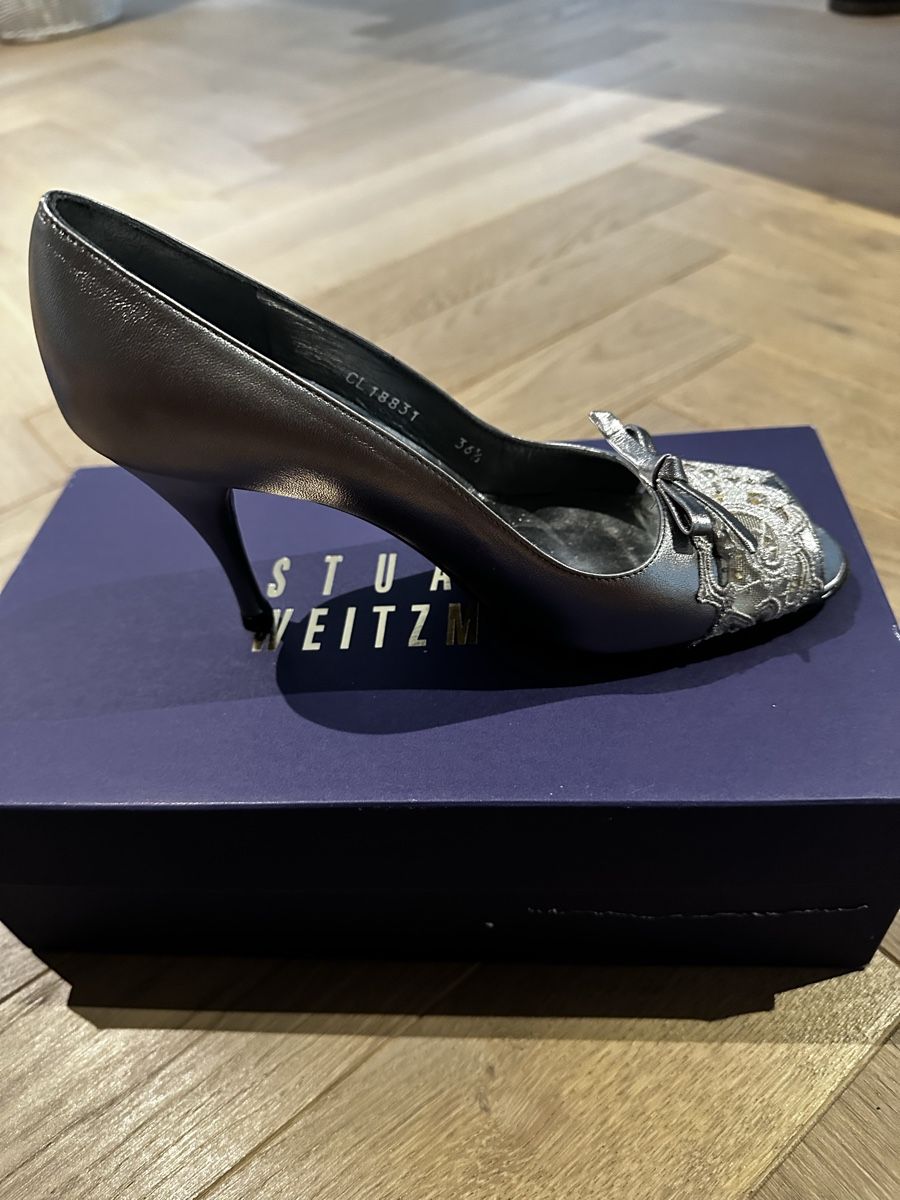 Stuart Weitzman Scarpe da donna: Stuart Weitzman Pumps silber mit Spitze neuwertig – Usato da Zollikon venduto da 75patrizio 2