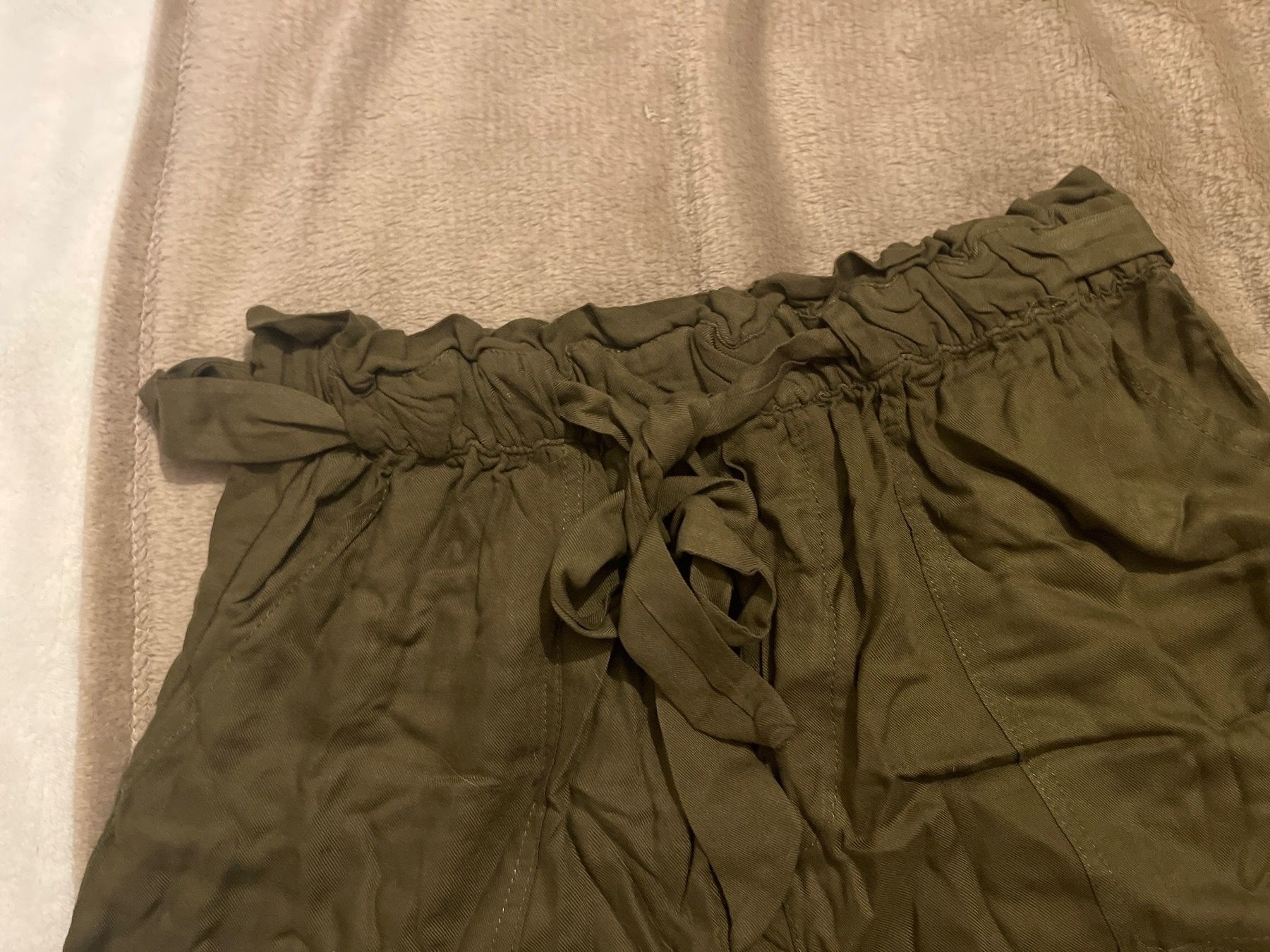 Pantaloni: Short kaki GARAGE – Usato da Le Locle venduto da Mayd_h 1