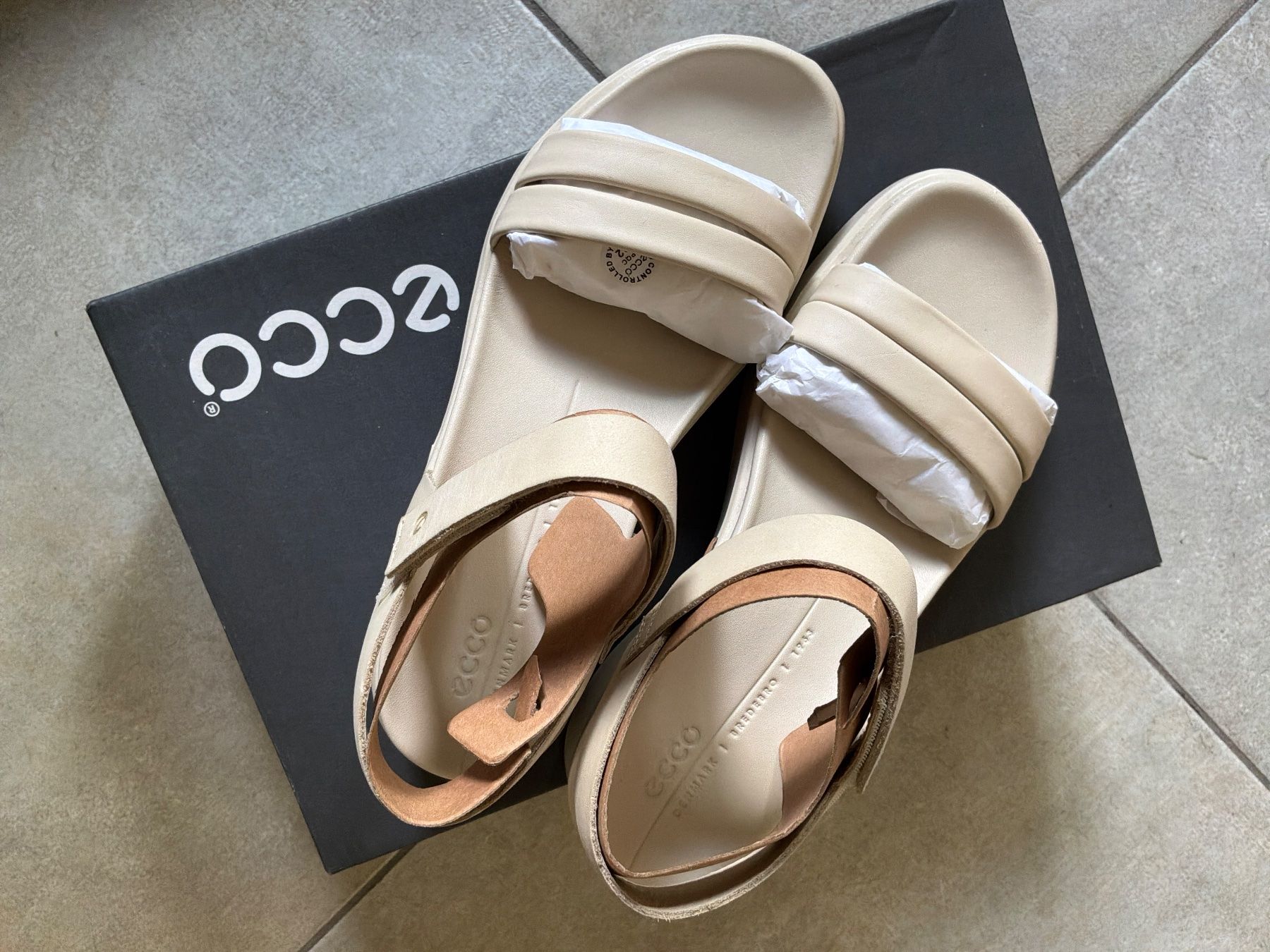 Ecco Damenschuhe: ECCO Sandal in Beige 37 – Neu und originalverpackt aus Glattfelden von Danshari 1