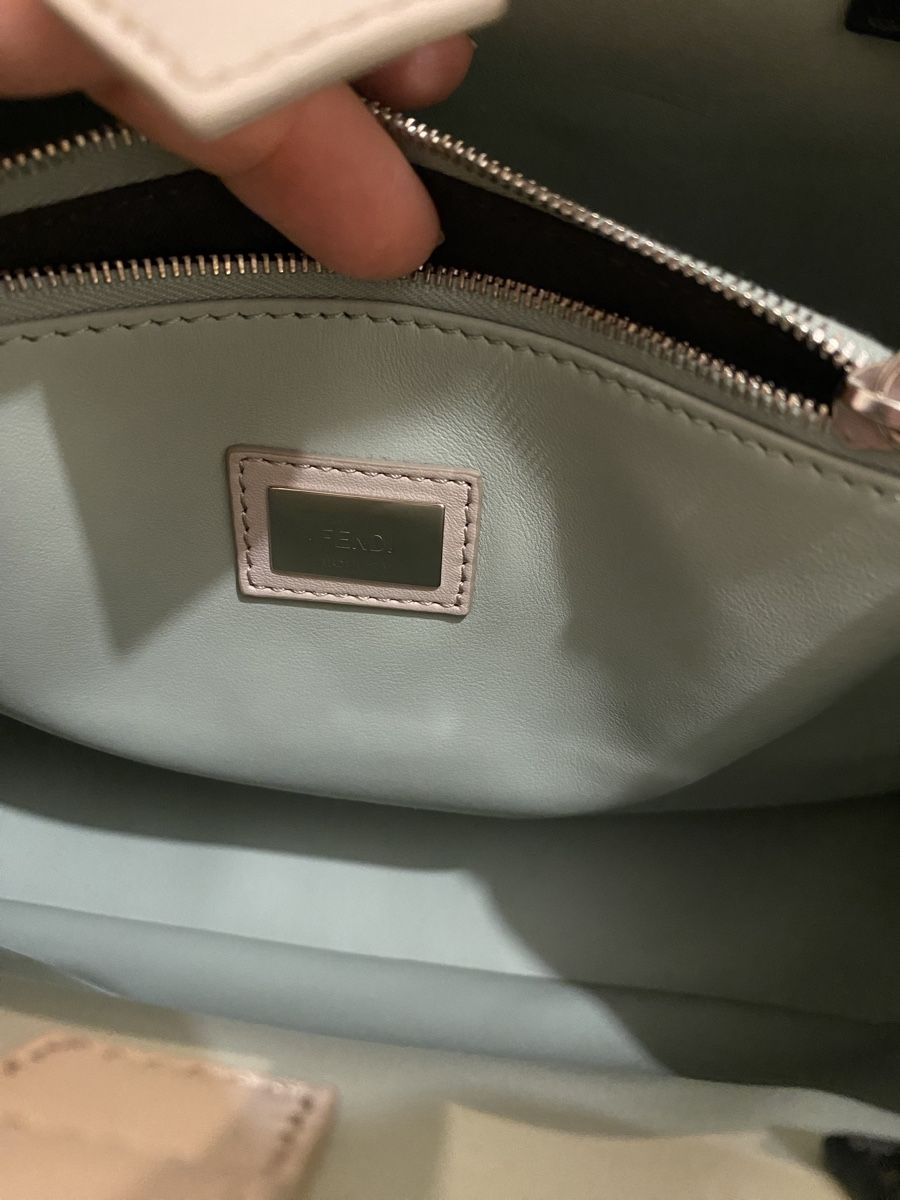 Fendi Borse da donna: Fendi 2jours leather handbag with Fur Charm – Nuovo (secondo la descrizione) da Mies venduto da nic_yk5d 6