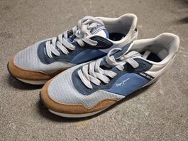 Neue Turnschuhe Gr. 45