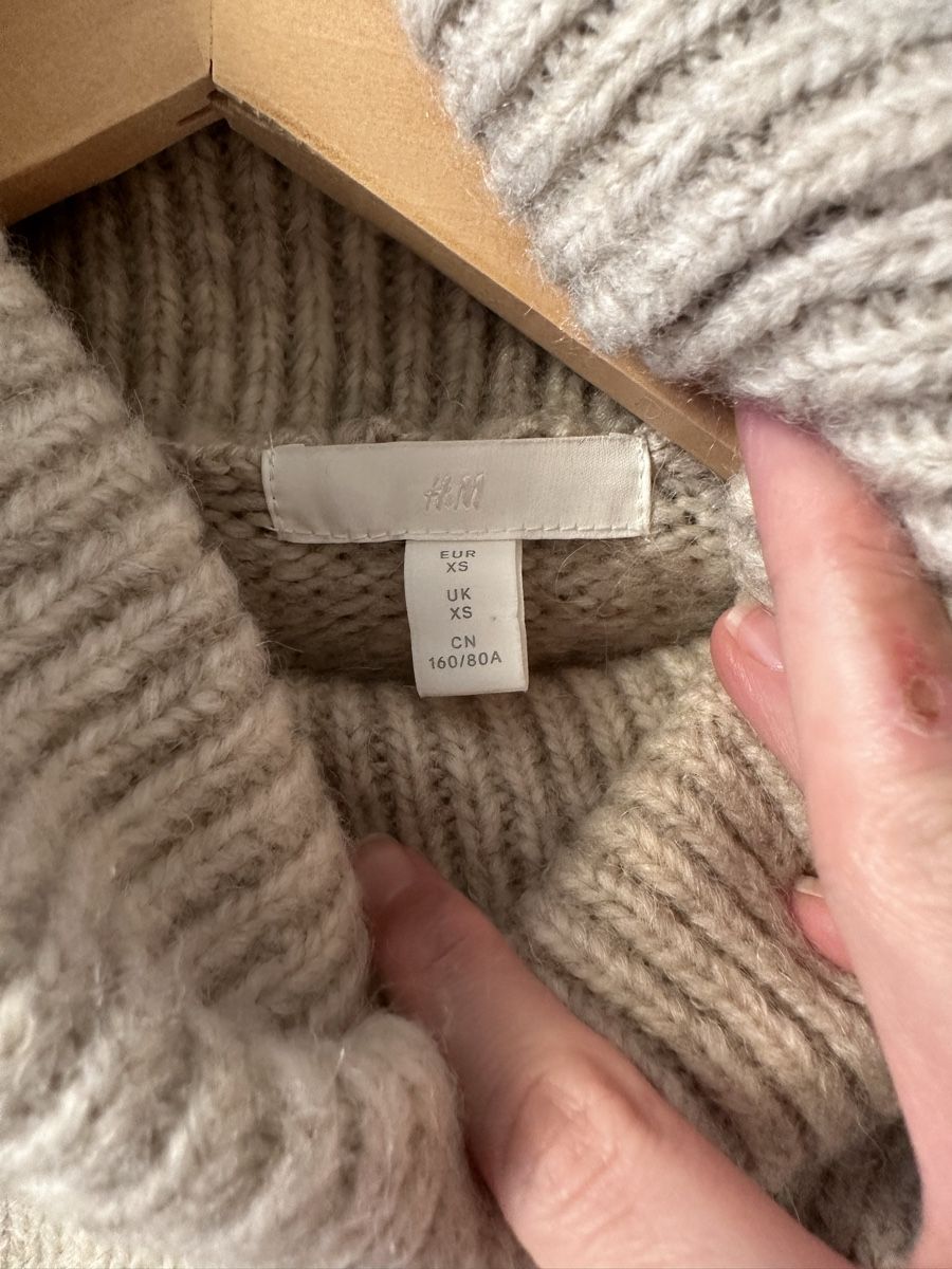 H&M Pullover & Sweatshirts: H&M pullover – Neu (gemäss Beschreibung) aus Biglen von goz_h8dv 2