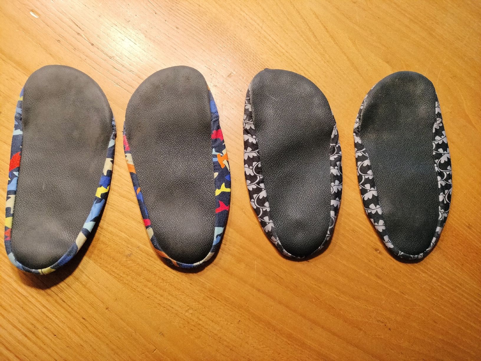 Scarpe per ragazzi: Slipstop Badeschuhe 2 Stück 27-28 – Usato da Gordevio venduto da LadyTicino 3
