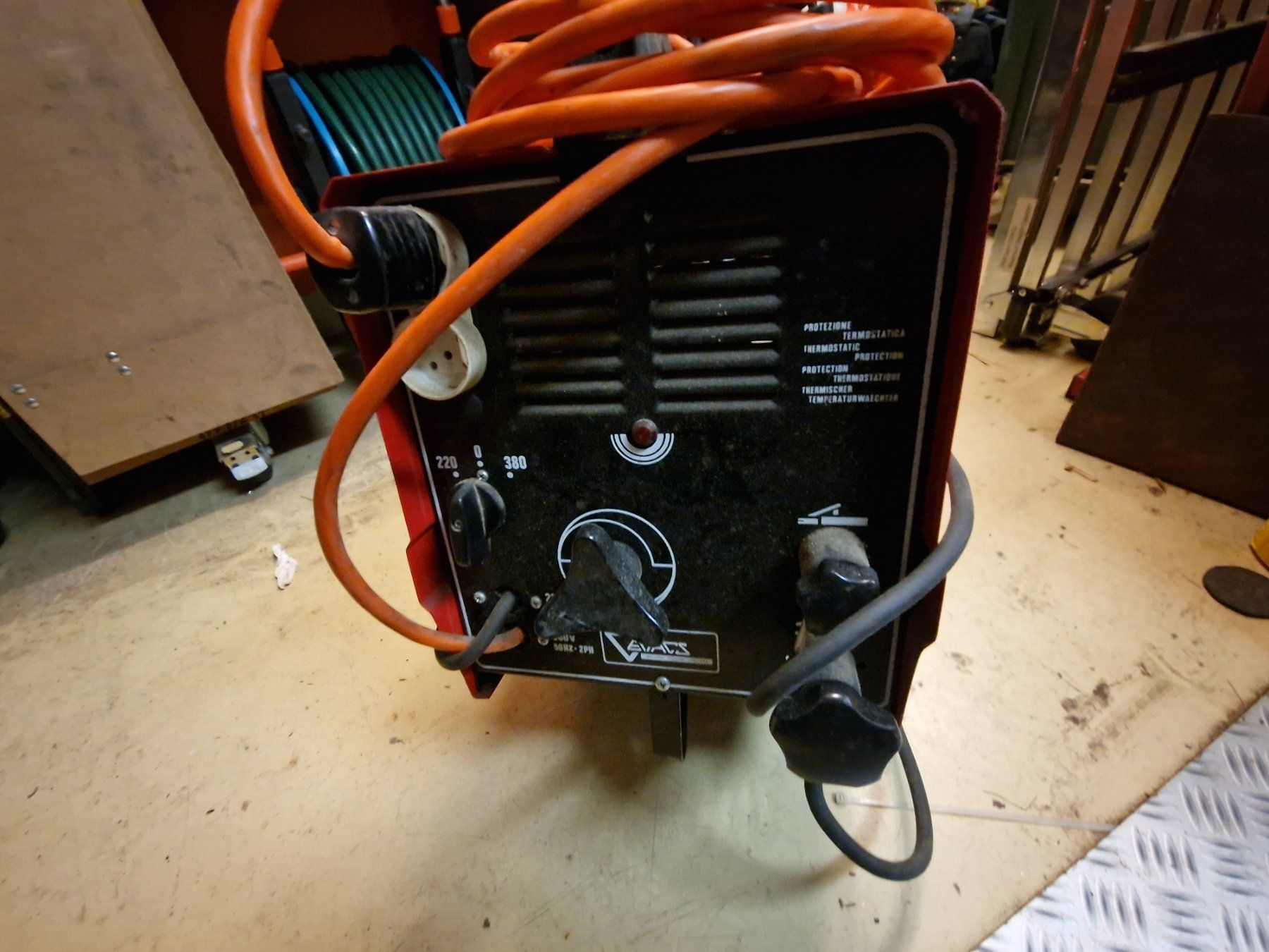 Postes à souder: Electroden Schweissgerät Miura 252 – D'occasion à Wädenswil par tome70 5