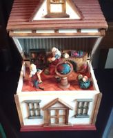 Musikdose Haus aus Holz, Weihnachten