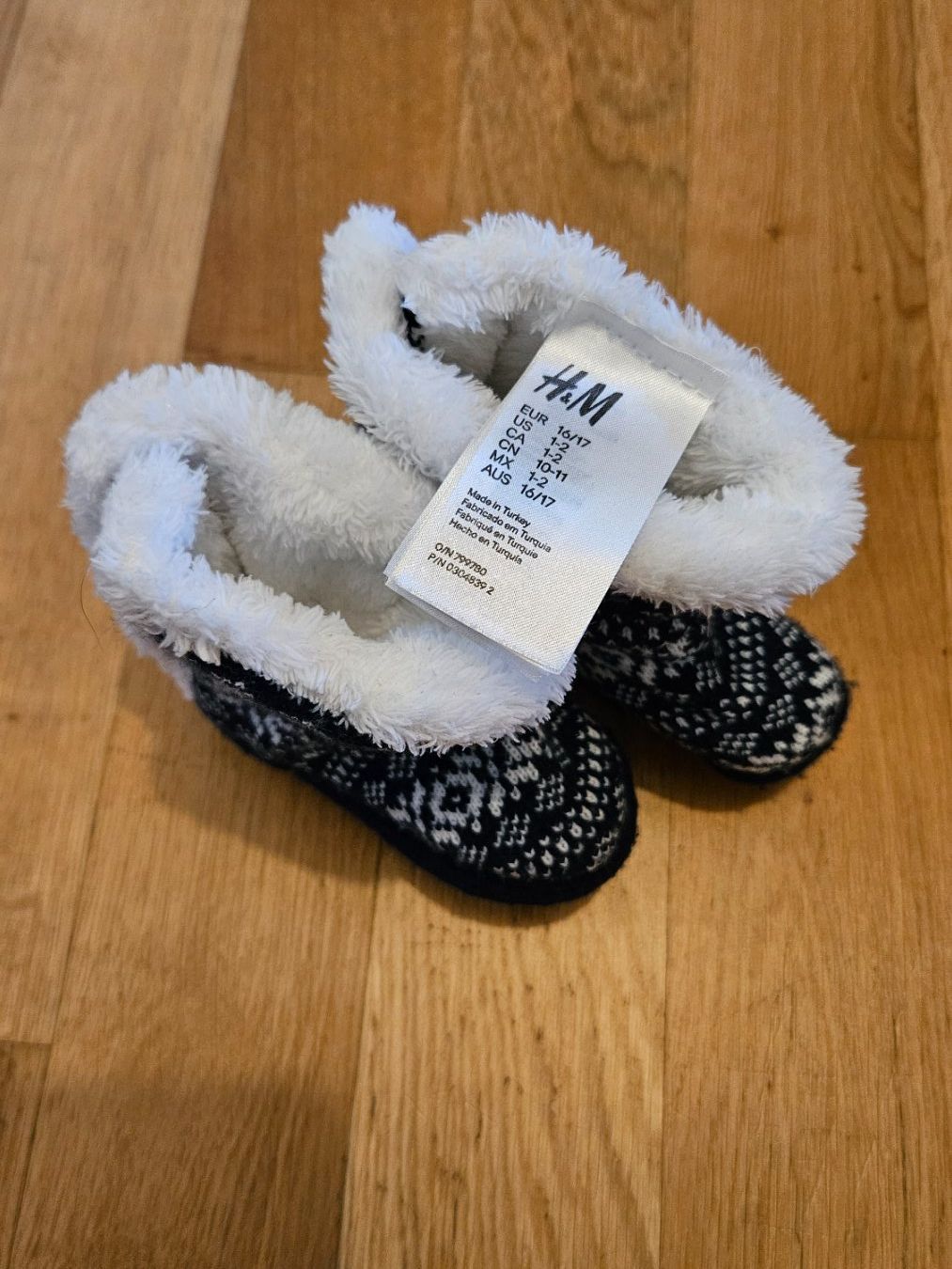 H&M Scarpe per ragazzi: Warme Babyschuhe Gr. 16/17 H&M – Usato da Adliswil venduto da 4gnes 1