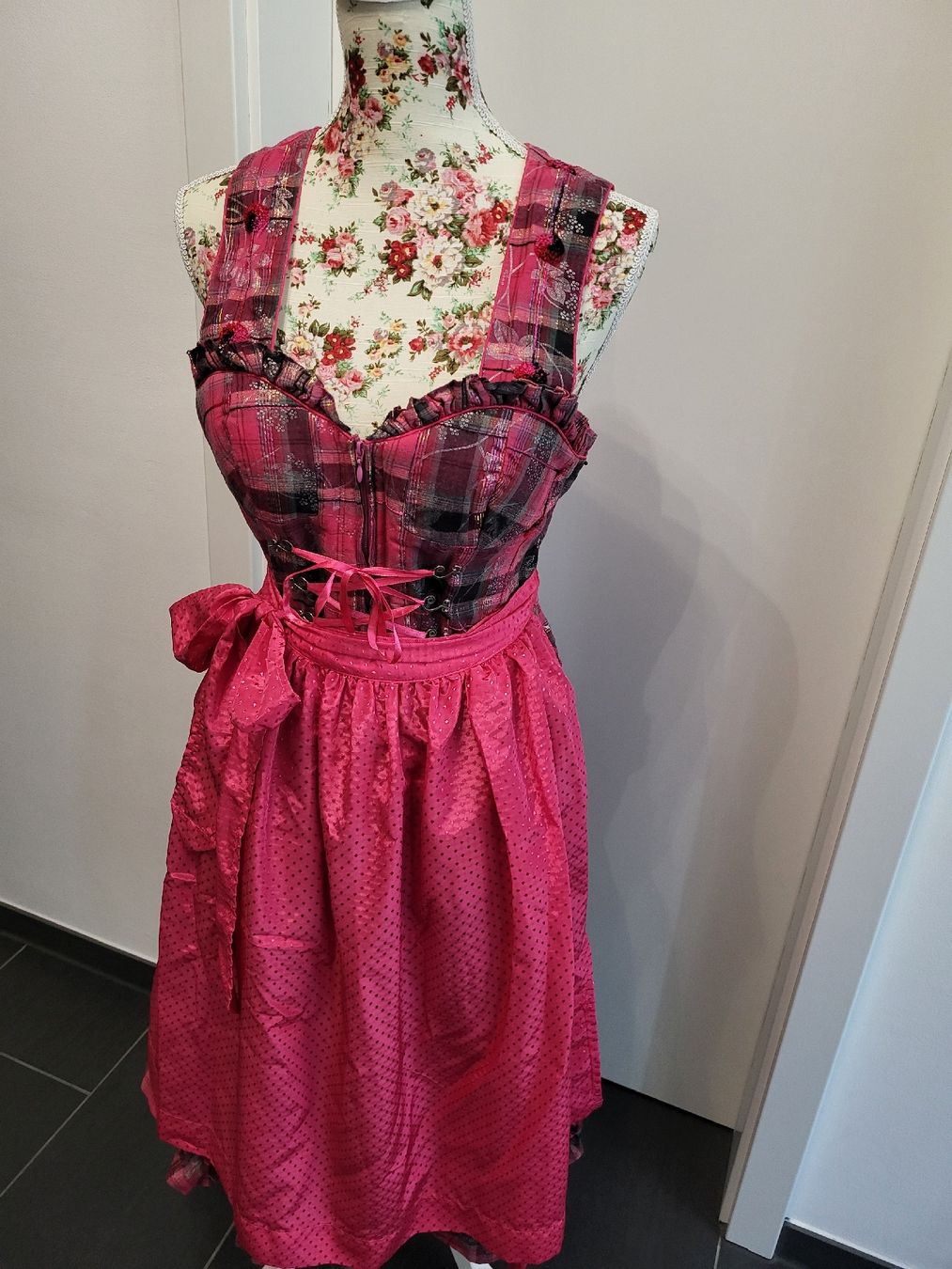 Kleider: hübsches Dirndl – Gebraucht aus Matzendorf von hauli2 1