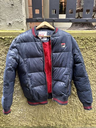 Retro Bomberjacke Fila Daunenjacke Grösse M dunkelblau