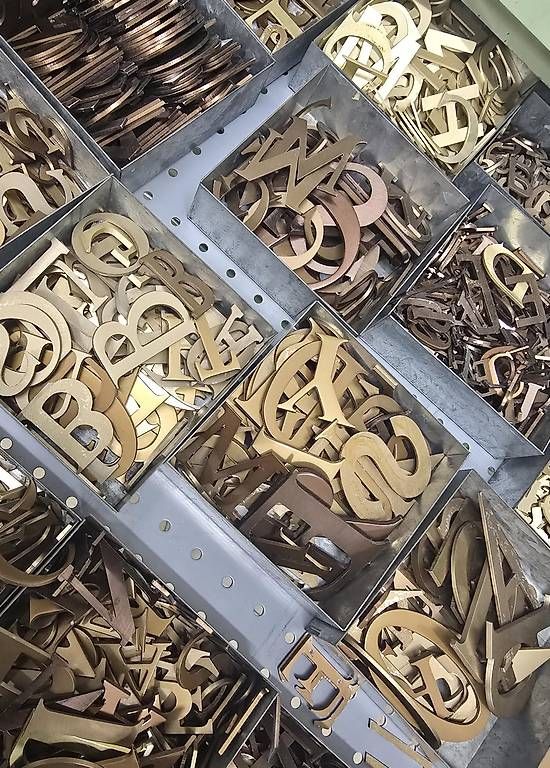 Tutti gli attrezzi: Lettres en aluminium – Nuovo (secondo la descrizione) da Genève venduto da ew7_l9d5 2