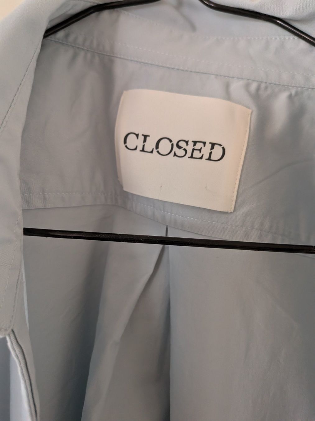 Closed Chemisiers: Closed schräggeknöpfte Hemdbluse hellblau – D'occasion à Emmen par magelan 1