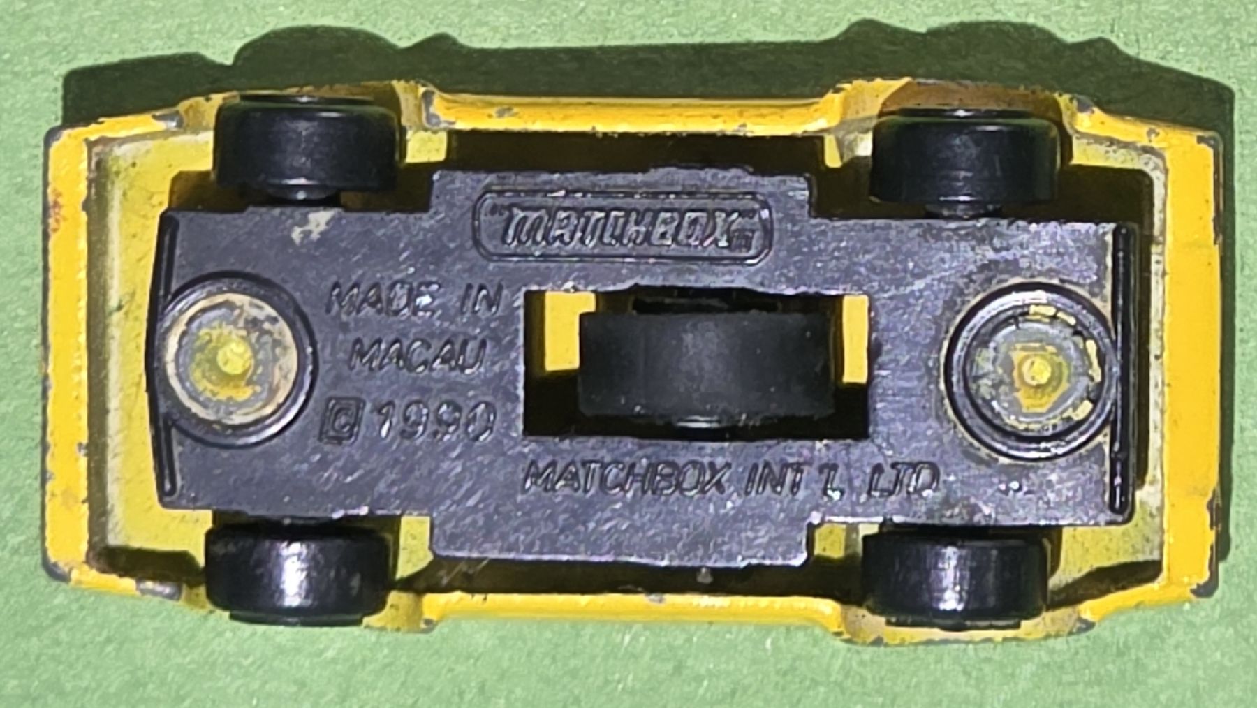 Matchbox Modellini d'auto: Matchbox Superfast Minis 1990 - Lamborghini Countach – Usato da Burgdorf venduto da MIDICLORIAN 3