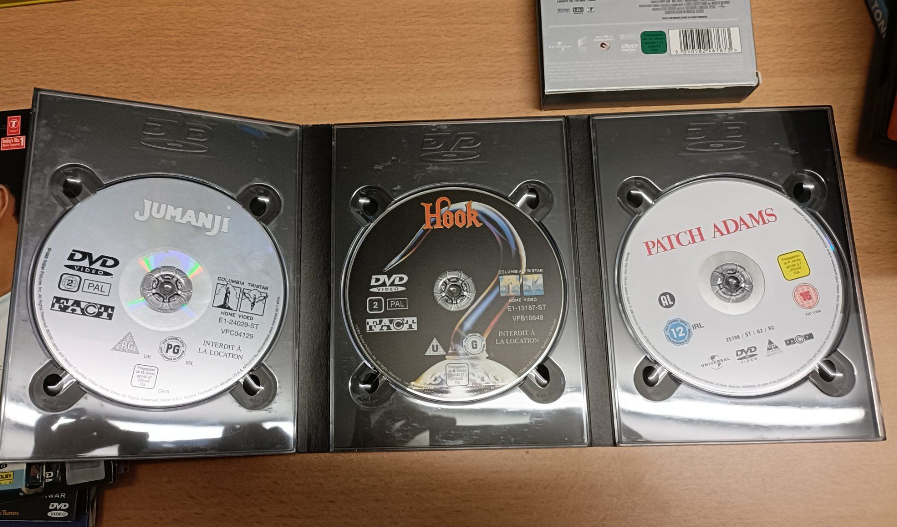 Tutti i DVDs: Jumanji - Hook - Patch Adams Film Collection – Usato da Köniz venduto da Movieportal007