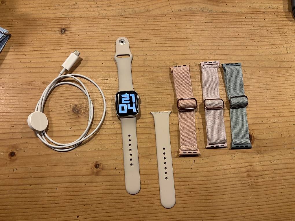 Smartwatch: Apple Watch SE (GPS) (2.Generation) – Usato da Muhen venduto da nelxley 1