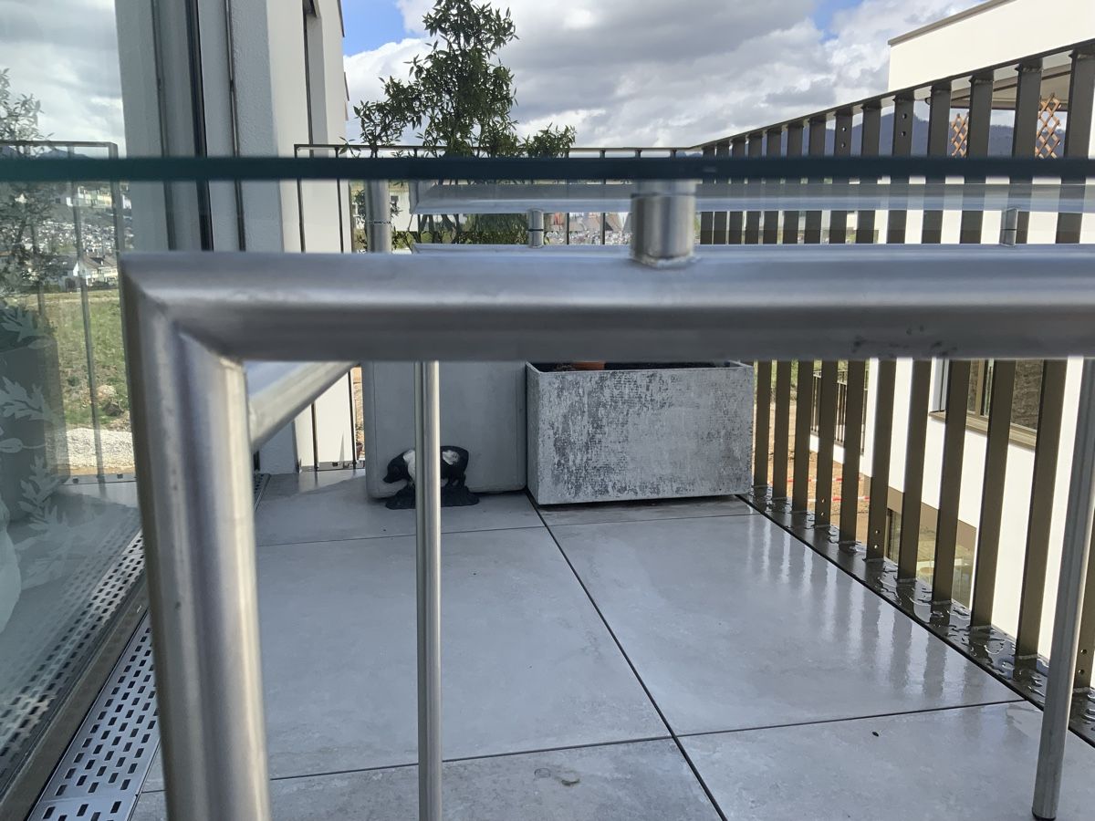 Tavoli: Moderner Glastisch, Edelstahl, Balkon- oder Gartentisch – Usato da Olten venduto da nachTagetes 3