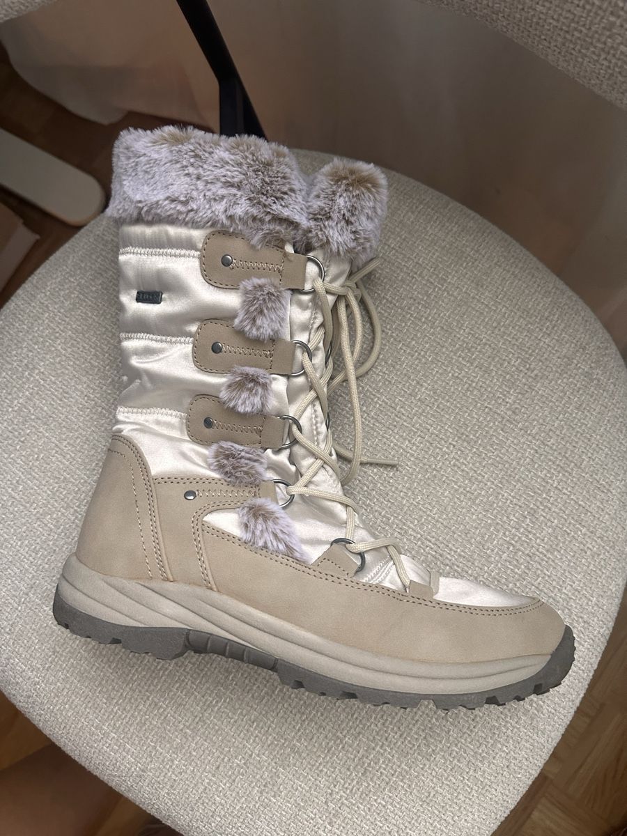 Scarpe da donna: Winterstiefel hellbeige neu Grösse 39 – Nuovo (secondo la descrizione) da Zürich venduto da Chez_Dali