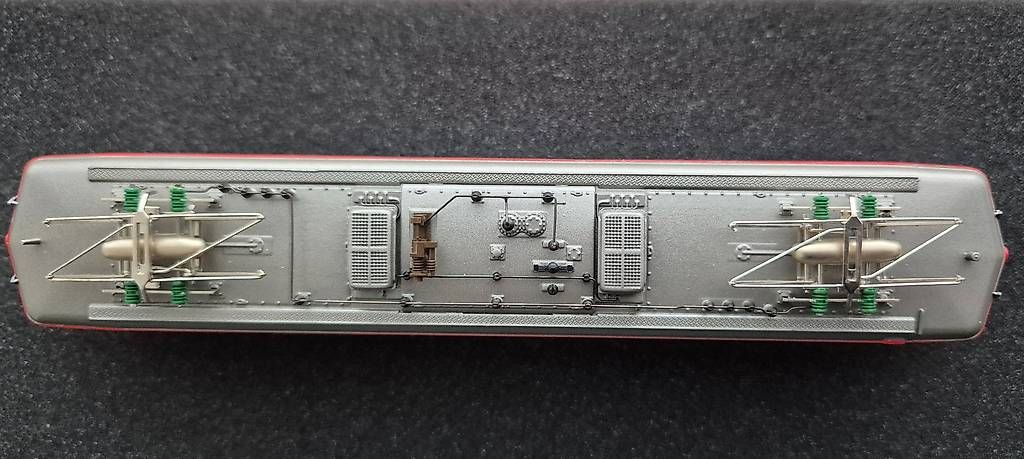 Hag Modellini di ferrovie: HAG H0  Ae 6/6 "Rotkreuz" AC – Usato da Zug venduto da storsi 2