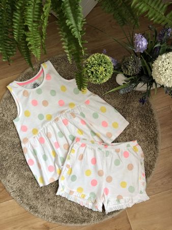 Sommerliches Punkti-Set, Top und Shorts Gr. 116 *NEU