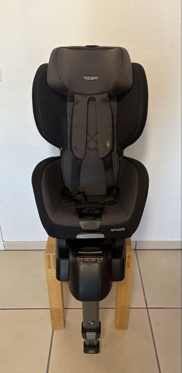 Recaro Seggiolini per auto: Recaro Optiafix – Usato da Dällikon venduto da Roger7474