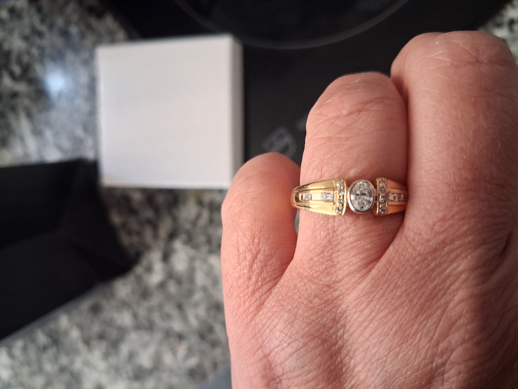 Ringe: Zeitloser Ring mit ovalem grossem Diamant 18K – Gebraucht aus Biel/Bienne von gabiname 2