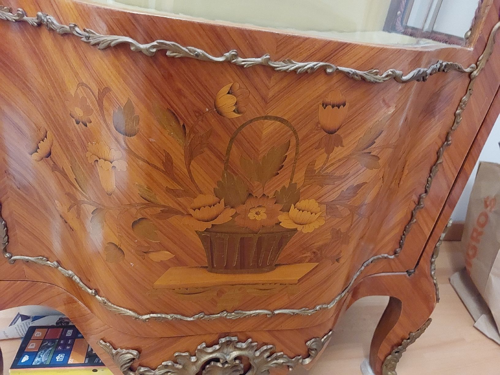 Vetrine: Rosenholzvitrine – Usato da Russikon venduto da Dode70 1