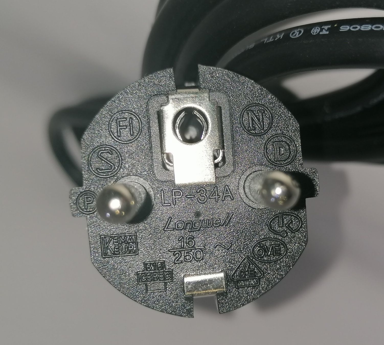 Cavi: Schuko gerade auf C13, Netzkabel, 80cm , fabrikneu – Nuovo (secondo la descrizione) da Unterengstringen venduto da Tnovus 5