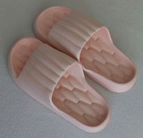 Neue, sehr weiche Badeschläppli / Badschuhe, Grösse 35 / 36
