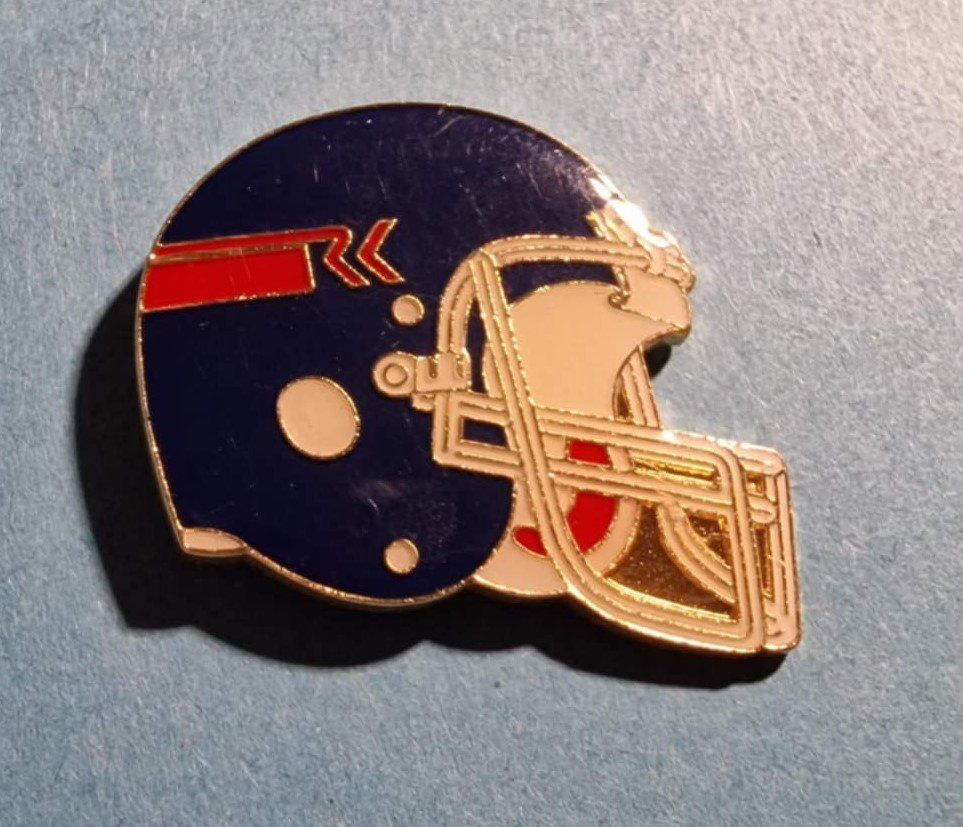 Placchette & Badge: Pin Helm RK NFL – Usato da Härkingen venduto da specialshapes