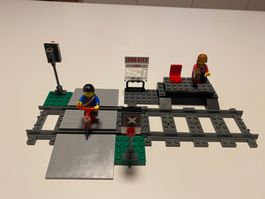 LEGO - KLEINER - EISENBAHN - BAHNHOF - MIT - ÜBERGANG