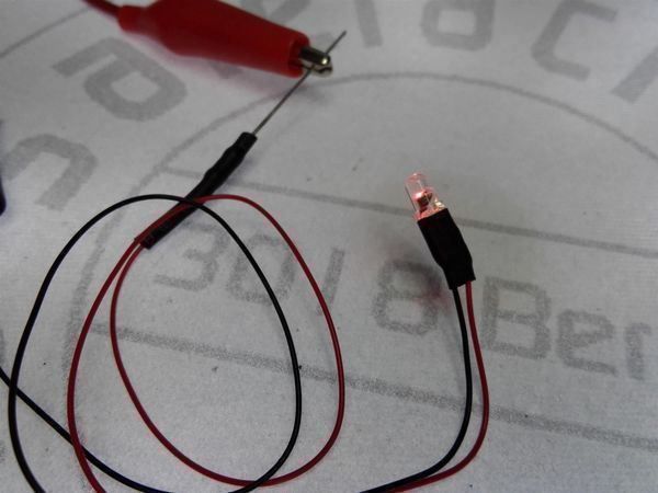 Componenti elettronici: Blink-LED klar/rot , 12V verkabelt – Nuovo (secondo la descrizione) da Luzern venduto da Salefactory