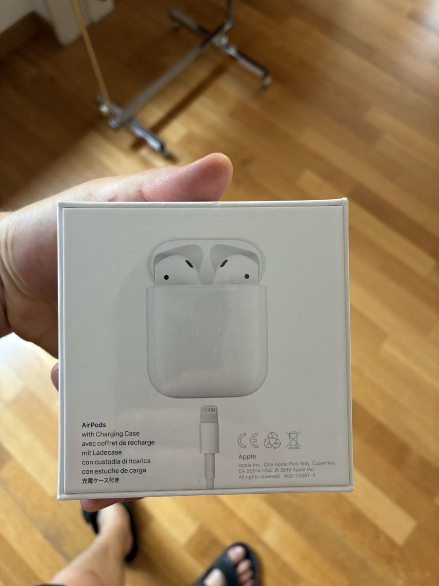 Apple Cuffie: Apple AirPods with Charging Case, Gen 2, New – Nuovo e nell'imballaggio originale da Zürich venduto da daphnesap 1