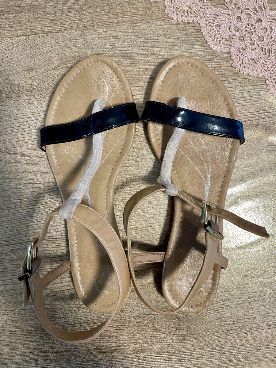 Scarpe da donna: Bata Sandalen, beige/schwarz, Grösse 38 – Usato da Meikirch venduto da Hilfe_Waisentiere