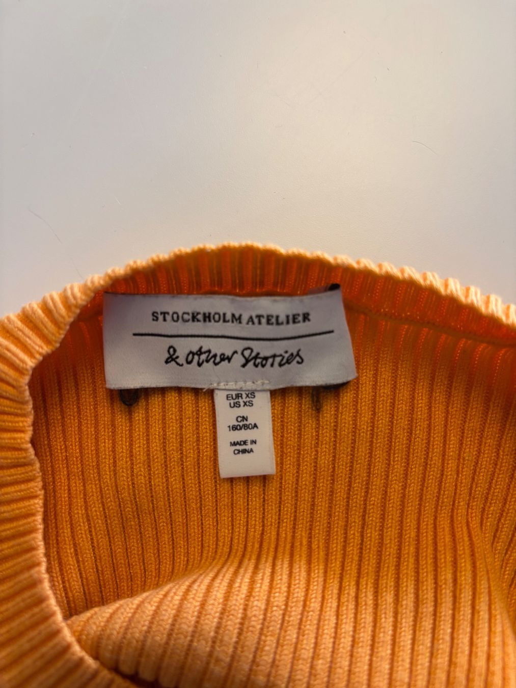 Tops: Pull manche longue orange taille XS – D'occasion à Petit-Lancy par vic_k6tl 4