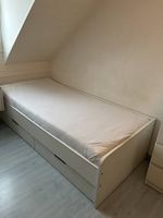 Lit à tiroirs avec sommier et matelas
