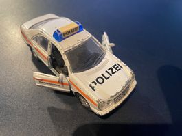 Modellauto Kantonspolizei HIGH SPEED Mercedes-Benz bespielt.