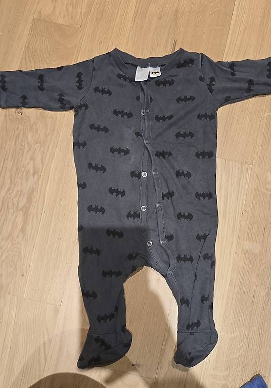 Lotti & Set di vestiti: Batman Kleiderset Grösse 56 – Usato da Boll venduto da BernerIn_89 3