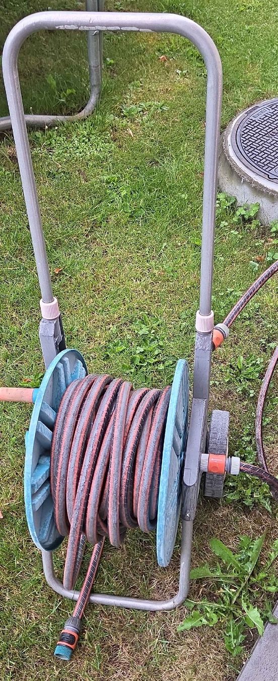 Gardena Rohre & Schläuche: Gartenschlauch mit Wagen, Gardena – Gebraucht aus Glattfelden von Glattfelden88