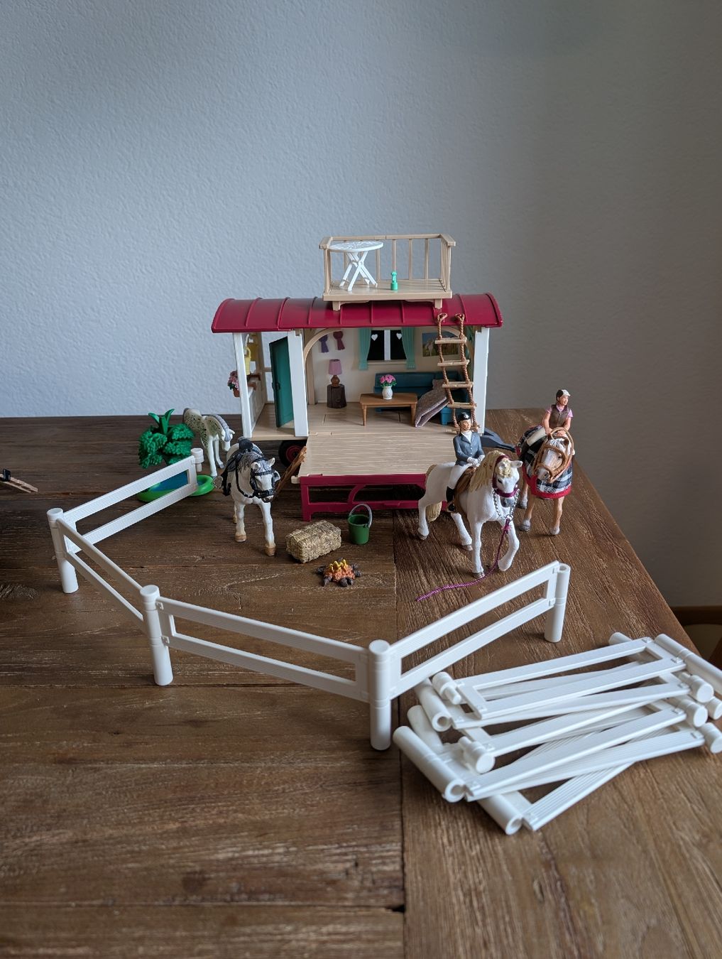 Schleich Spielzeuge: Schleich-Set: Wohnwagen & Pferde – Gebraucht aus Schaffhausen von RamonaPK